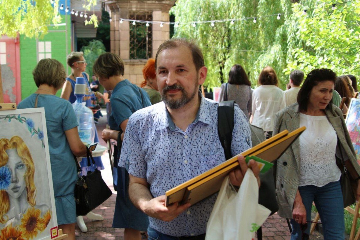 Школьники Днепра собрали 230 тысяч гривен для больниц, в которых лечатся дети переселенцы 7