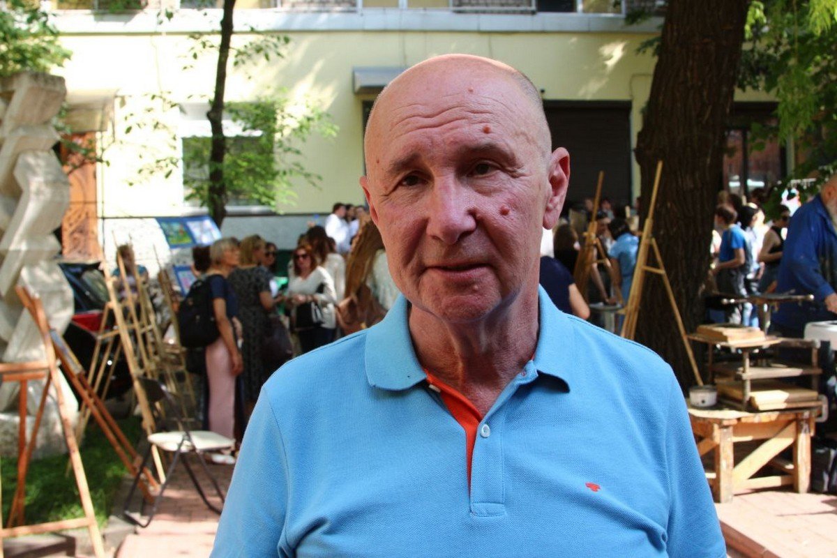 Школьники Днепра собрали 230 тысяч гривен для больниц, в которых лечатся дети переселенцы 18