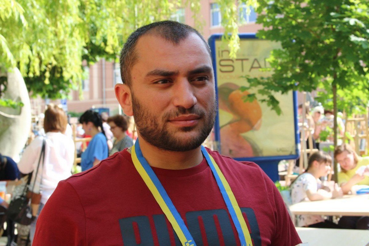 Школьники Днепра собрали 230 тысяч гривен для больниц, в которых лечатся дети переселенцы 20