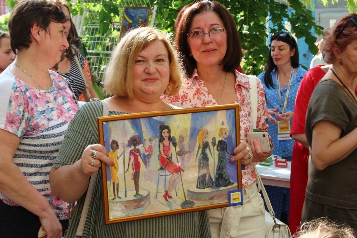 Школьники Днепра собрали 230 тысяч гривен для больниц, в которых лечатся дети переселенцы 22