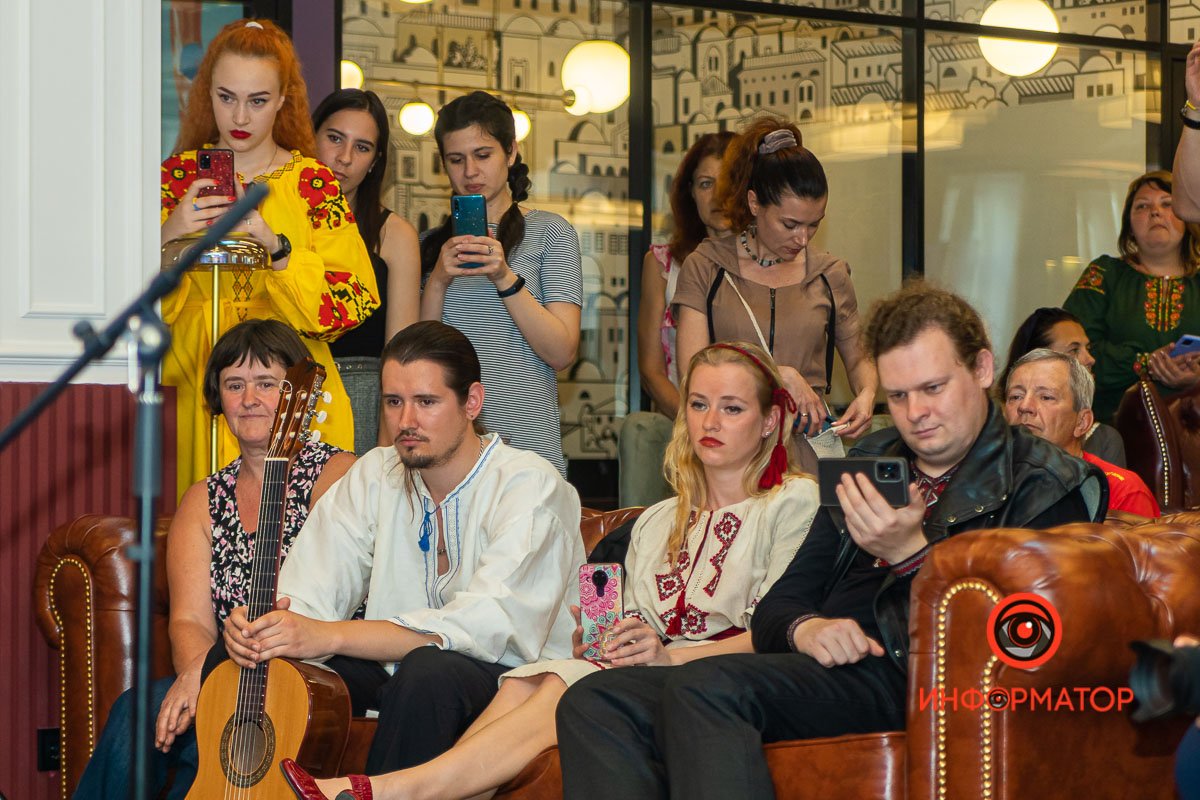 В Creative States of Dnipro