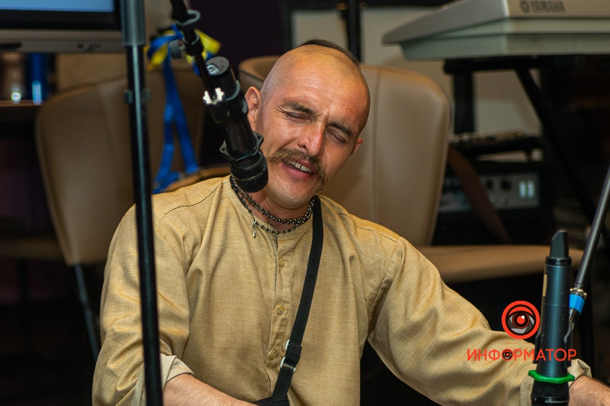 Девиз вечера – «співаємо для Перемоги»