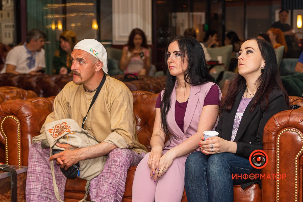 Выступали Светлана Лагутина и группа Nera, Александр Дорошенко, дуэт Folk Blondes и Ольга Журавель