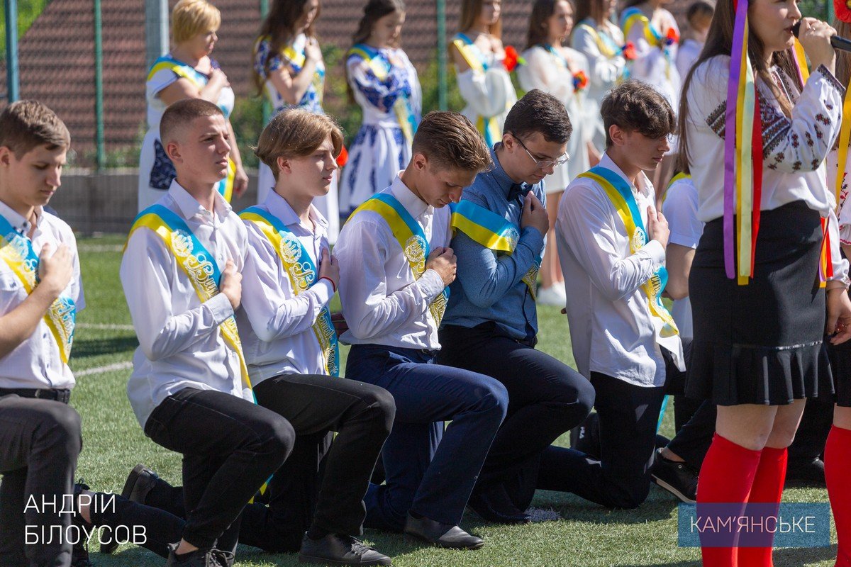 Мэр Каменского Андрей Белоусов посетил Последний звонок в лицее №1 и поздравил всех выпускников города 5