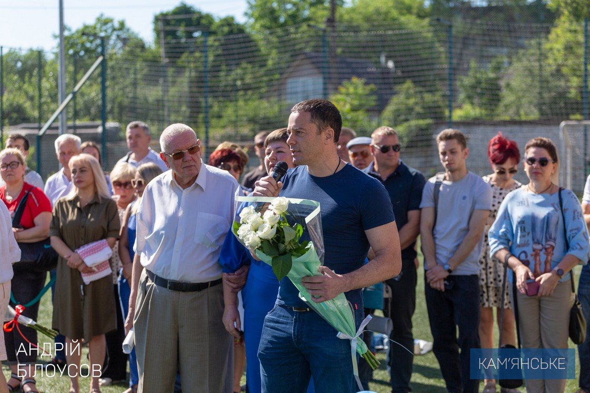 Мэр Каменского Андрей Белоусов посетил Последний звонок в лицее №1 и поздравил всех выпускников города 9