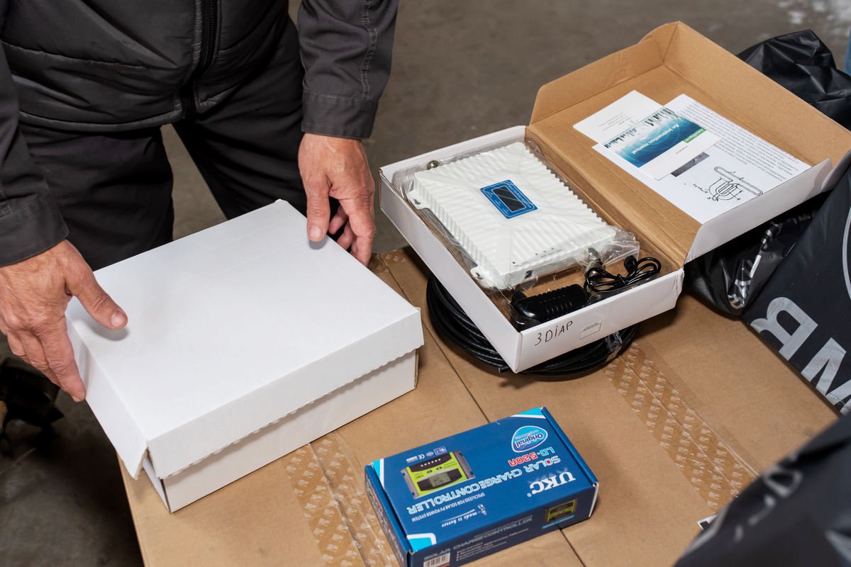 Одной из бригад Днепропетровской области, в рядах которой служит немало мобилизованных работников компании, передали необходимую технику для выполнения боевых задач и обустройства командных пунктов