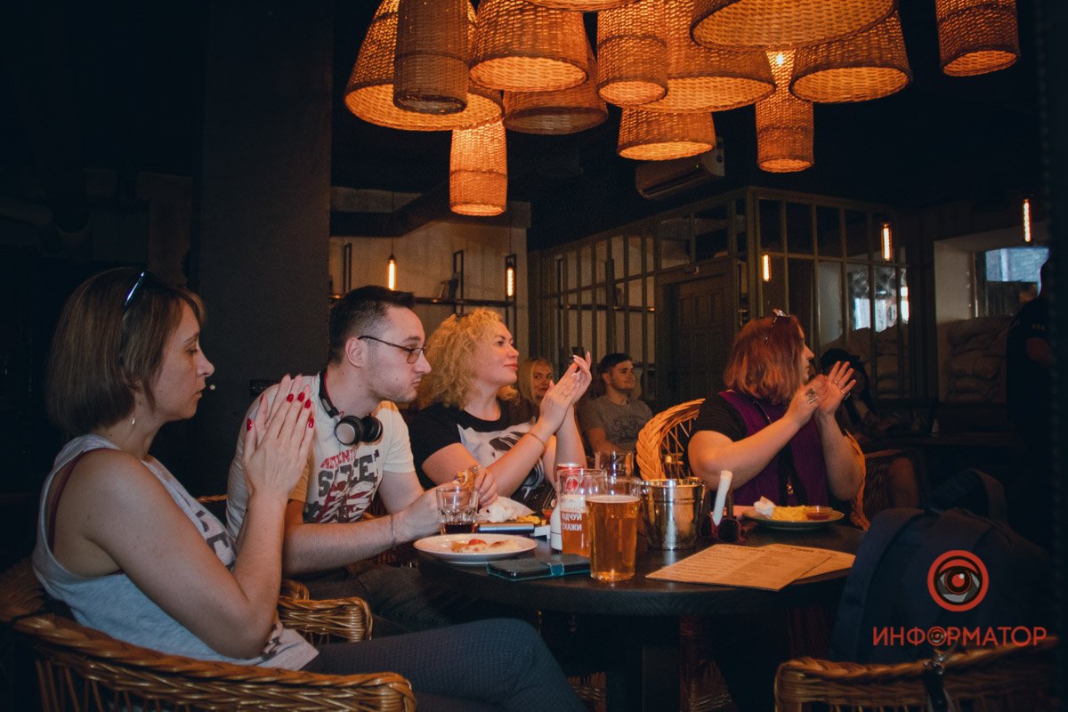 И поели, и концерт посмотрели, и военным помогли