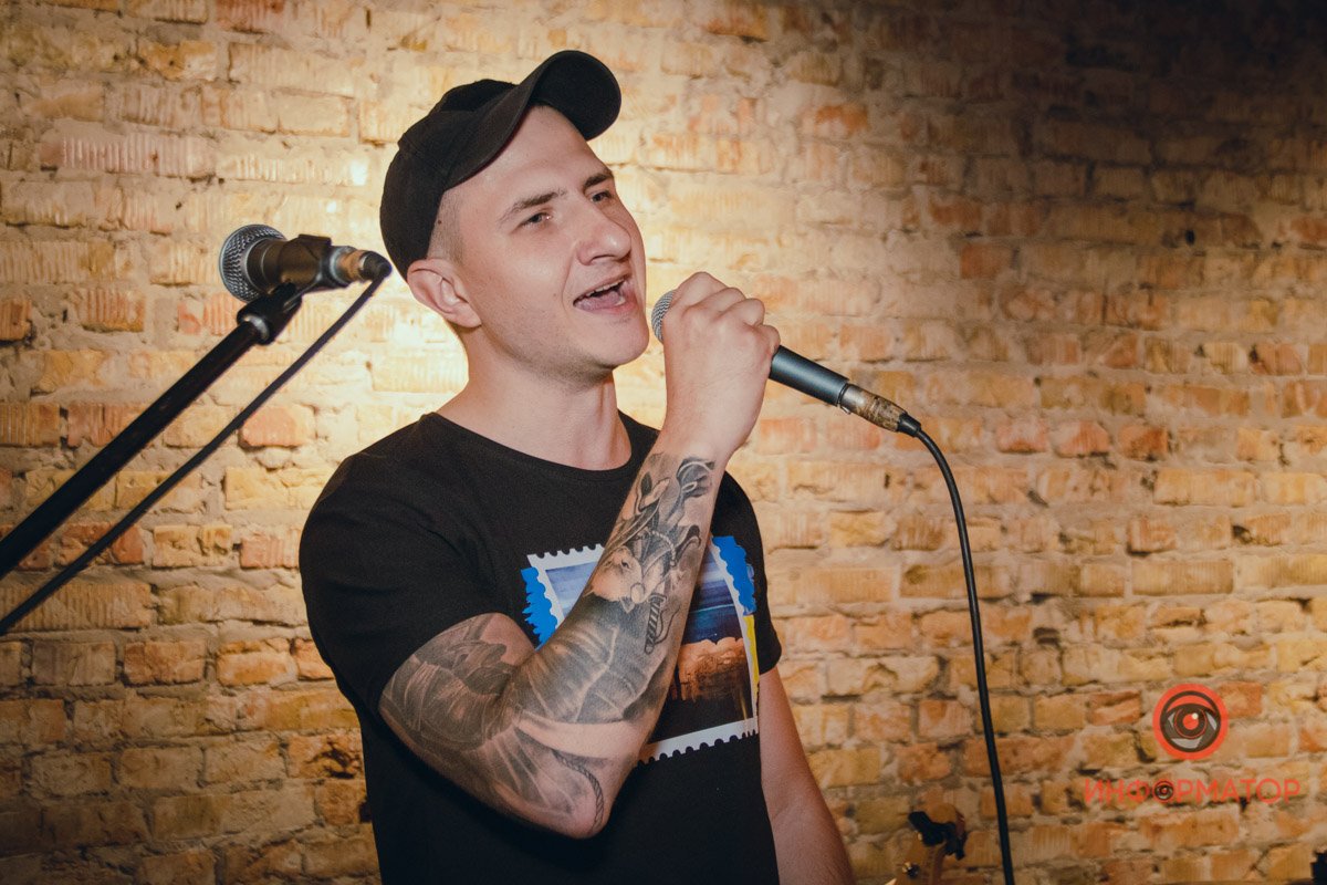 Поем и помогаем 