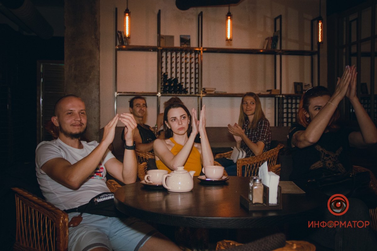 Музыканты влюбили в себя зал