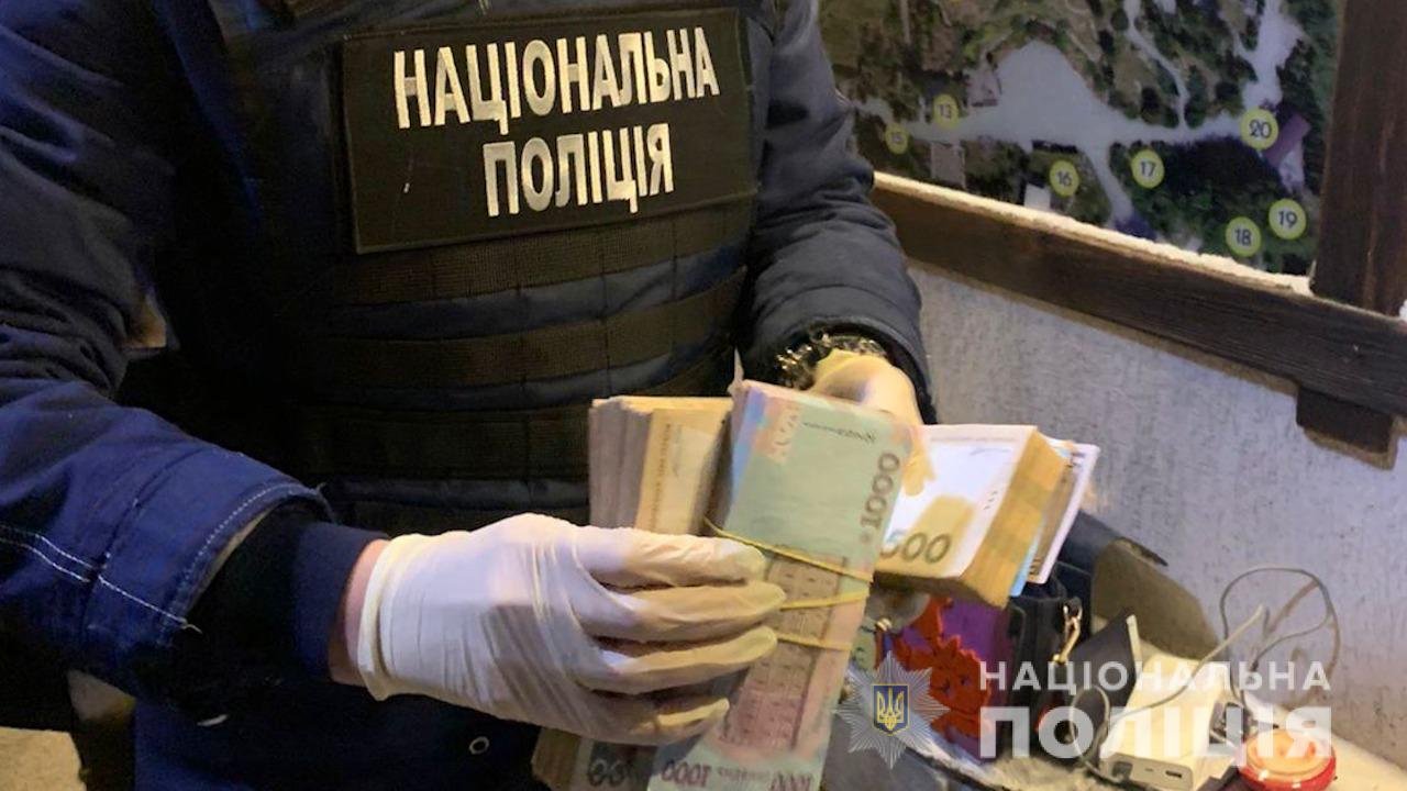 Пытался сбежать из страны: в Днепре задержали организатора борделей прибыль от которых шла в россию 3