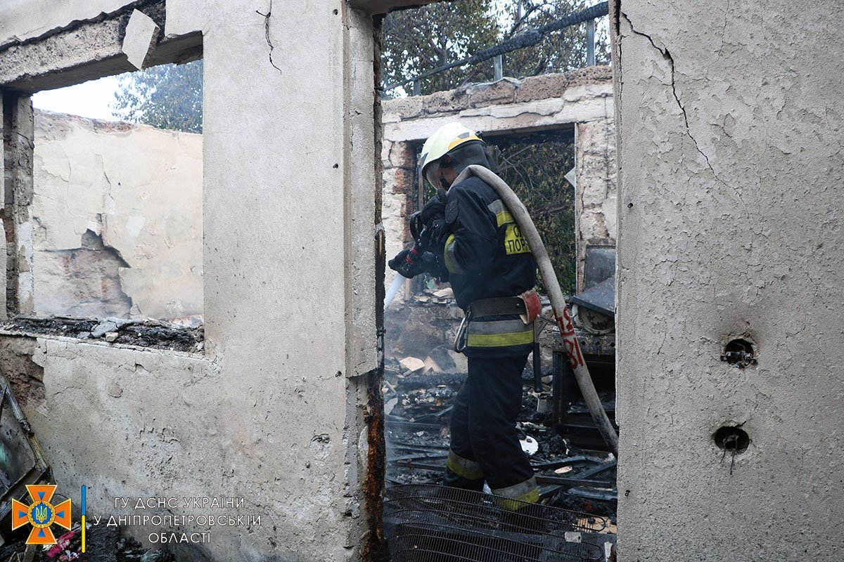 Повреждены внешнее убранство дома и имущество