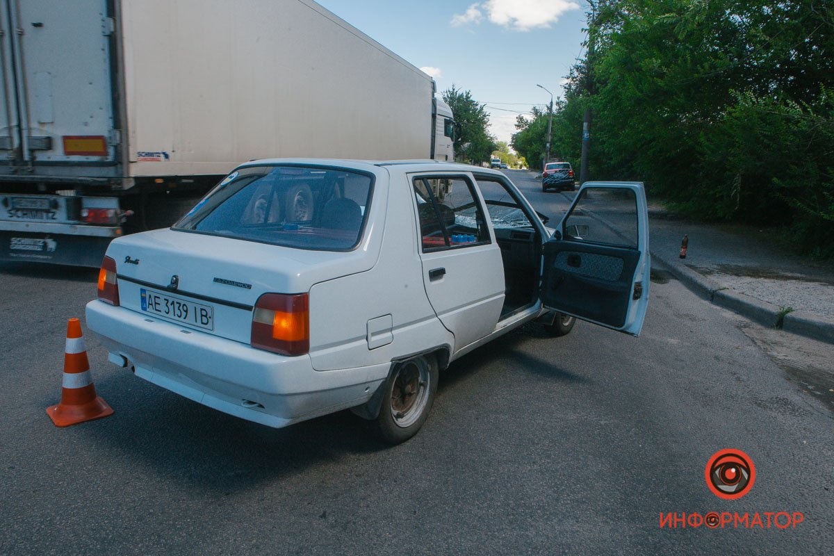В Днепре на Любарского ЗАЗ "Таврия" сбила мужчину 2