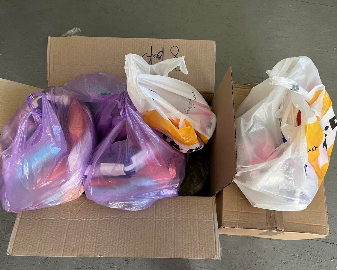 Автомобиль скорой помощи с портативным рентгеном, а также гуманитарка для военных и переселенцев: Днепр оказал очередную помощь 1