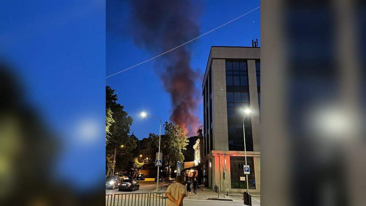 В четверг, 16 июня, в районе дома №40 на проспекте Яворницкого случился пожар