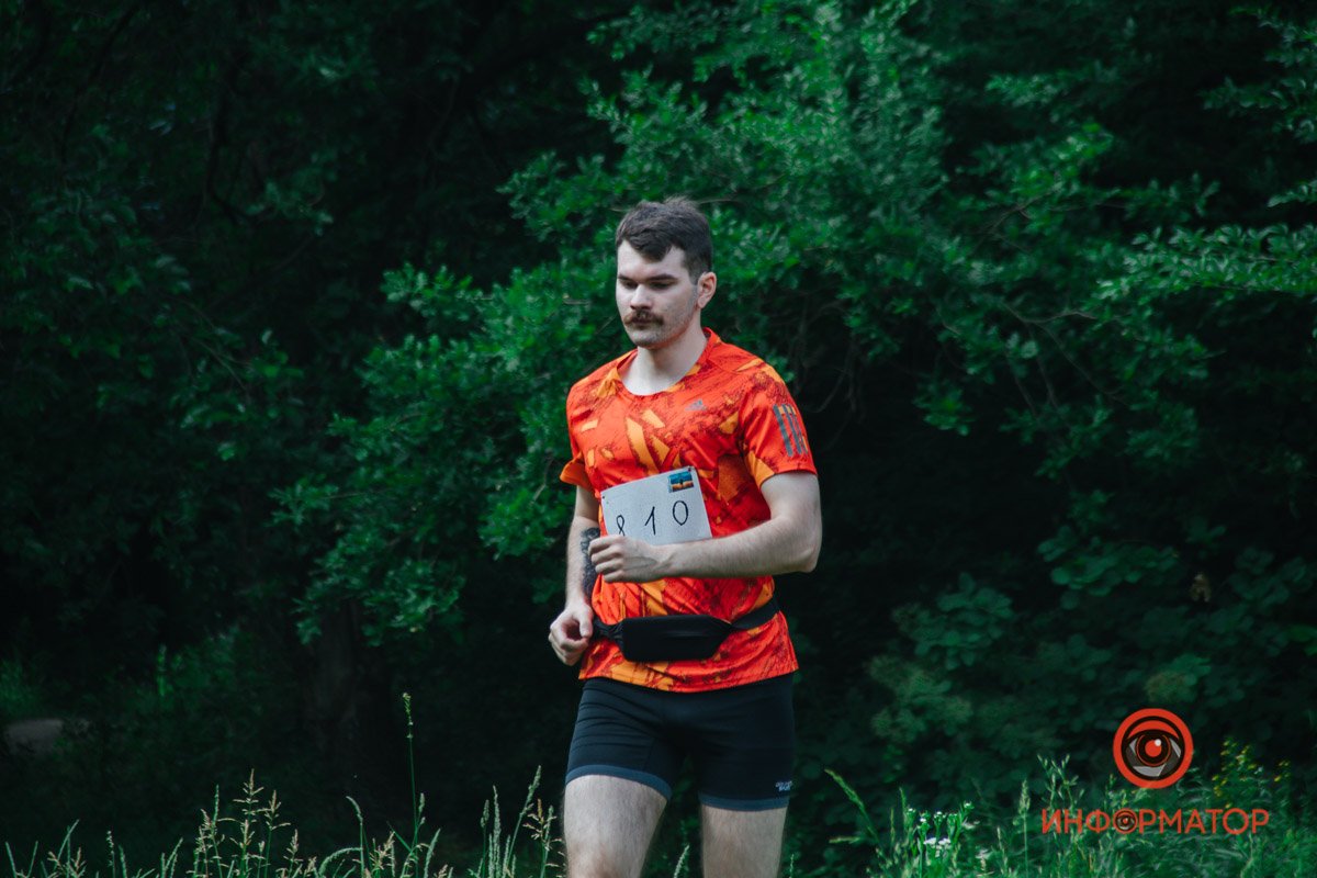 Яркая футболка Яркая футболка