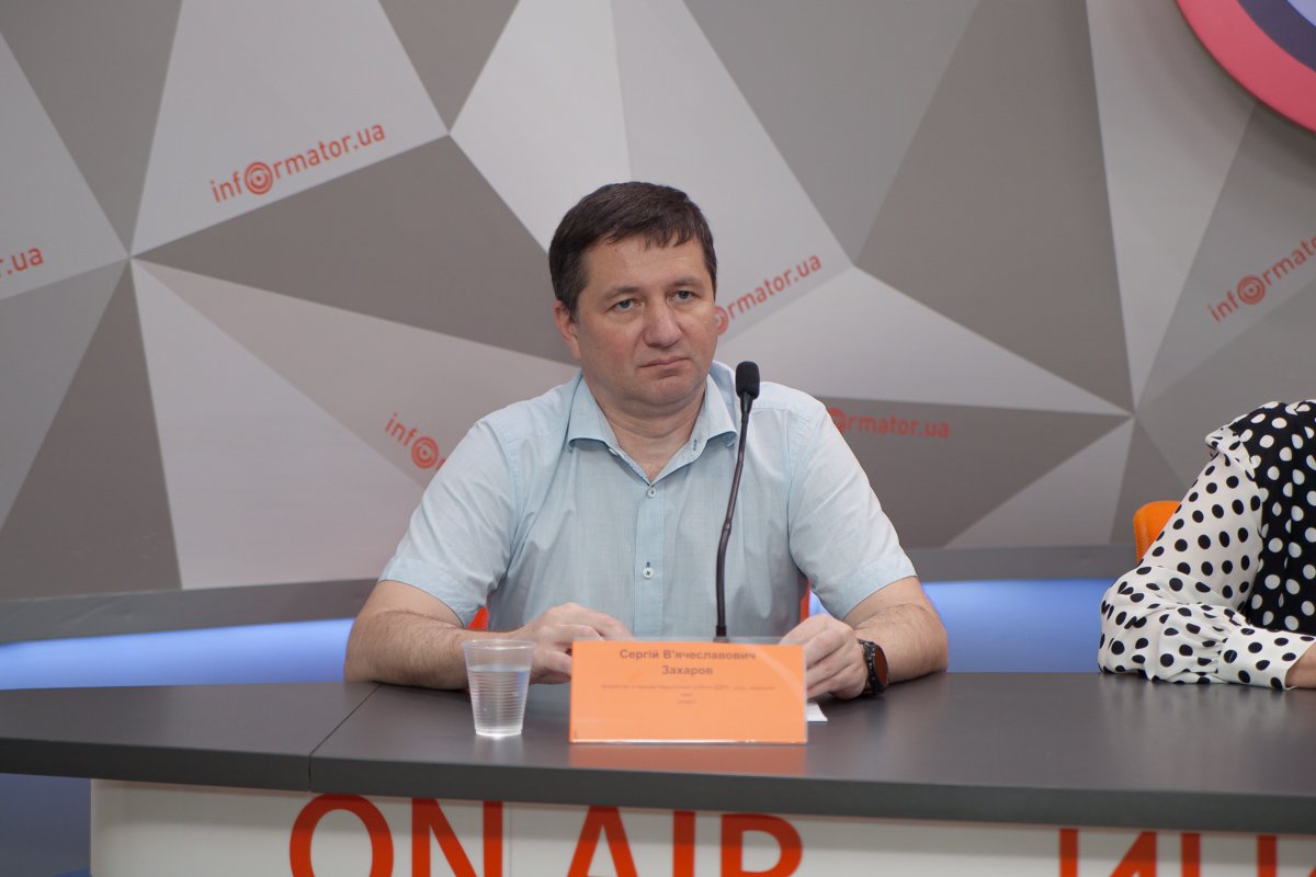 Сергей Вячеславович Захаров – проректор по научно-педагогической работе ДГМУ, кандидат медицинских наук, доцент Сергей Вячеславович Захаров – проректор по научно-педагогической работе ДГМУ, кандидат медицинских наук, доцент