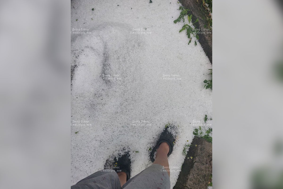 В Днепре прошел ливень с градом 2