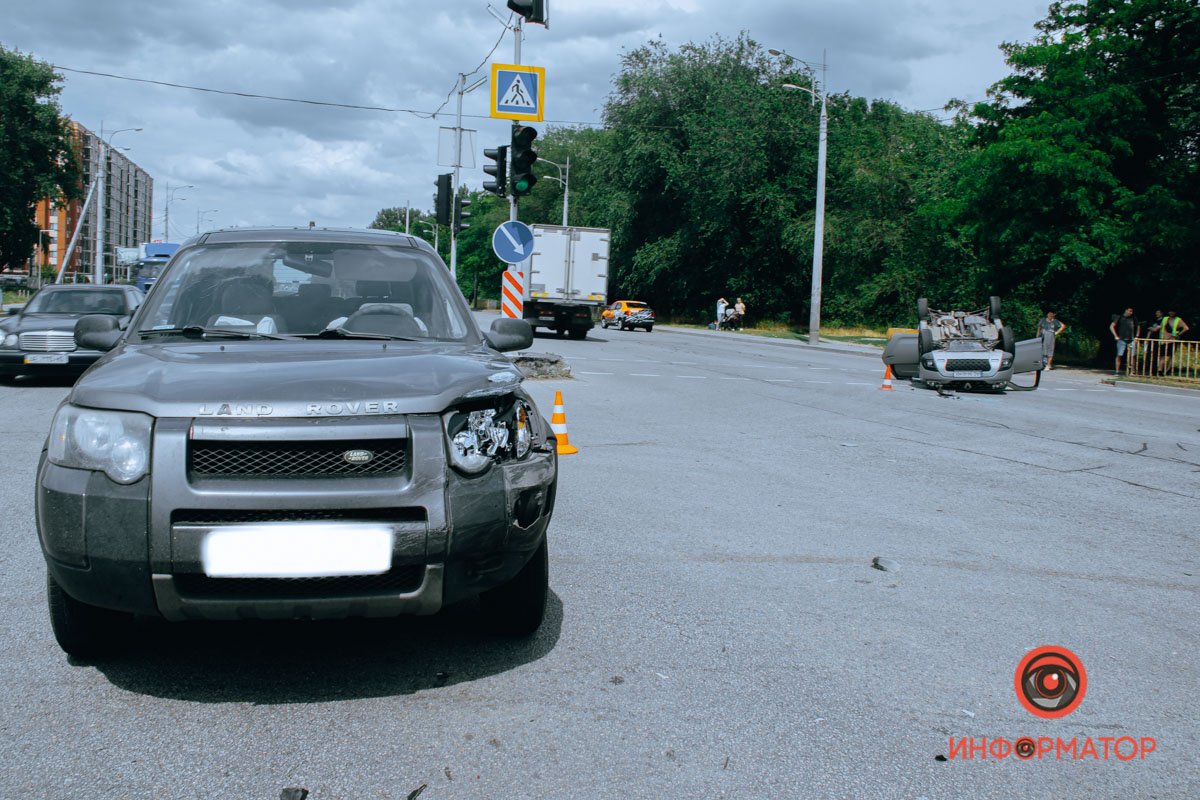 В сторону центра занята 3 полоса В сторону центра занята 3 полоса