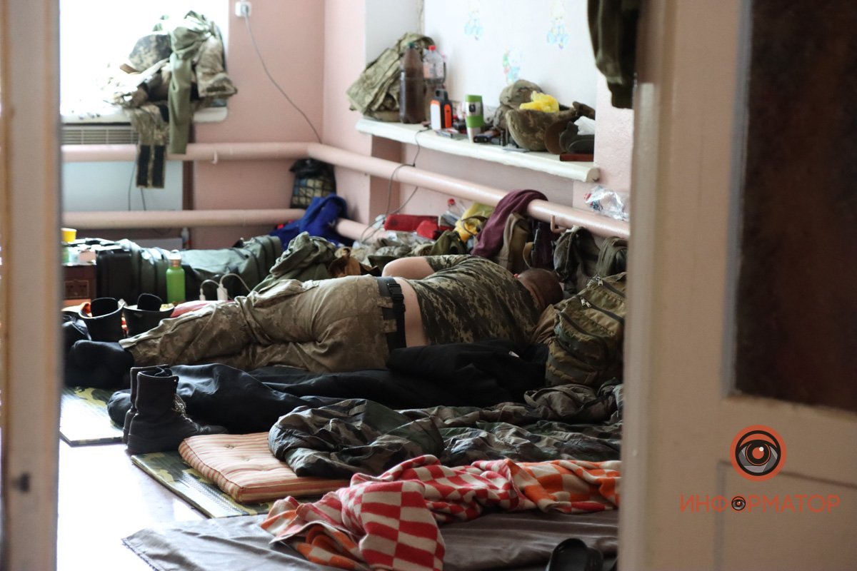 Жизнь на передовой: атмосфера войны глазами 98-го батальона ТрО “Азов” 25