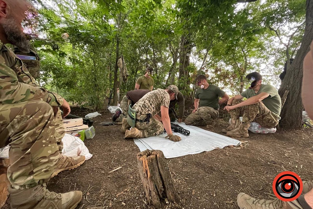Жизнь на передовой: атмосфера войны глазами 98-го батальона ТрО “Азов” 29