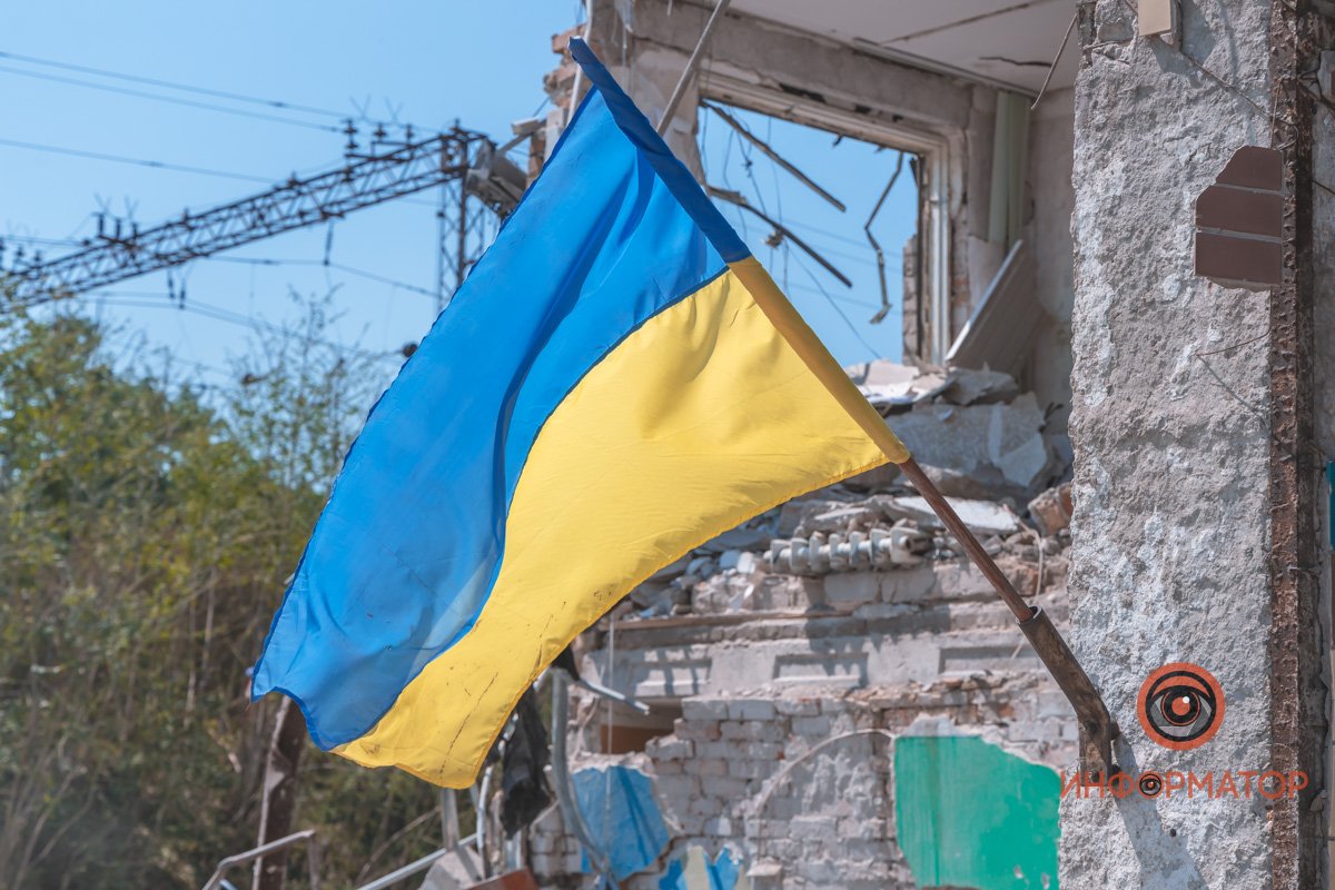 "Русский мир" наглядно: как выглядят последствия ракетного удара по АТП в Днепре 13