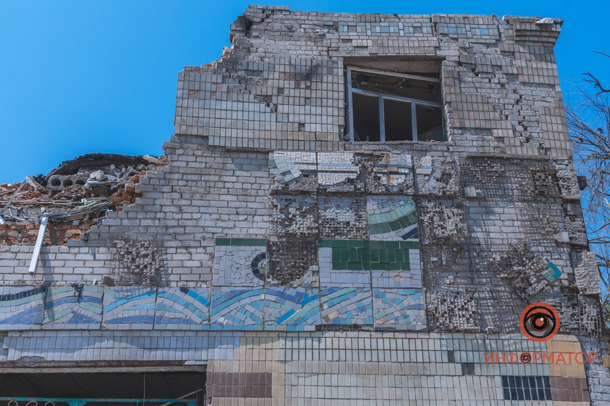 "Русский мир" наглядно: как выглядят последствия ракетного удара по АТП в Днепре 16