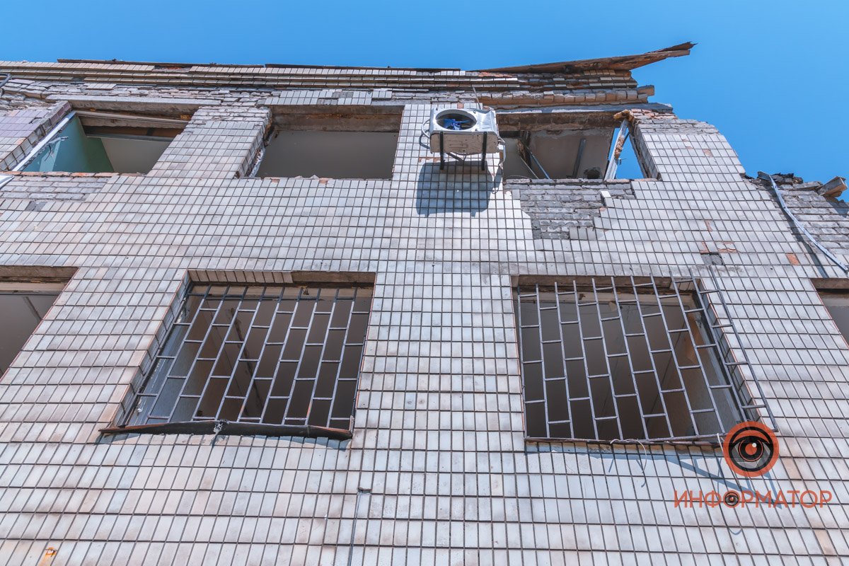 "Русский мир" наглядно: как выглядят последствия ракетного удара по АТП в Днепре 24