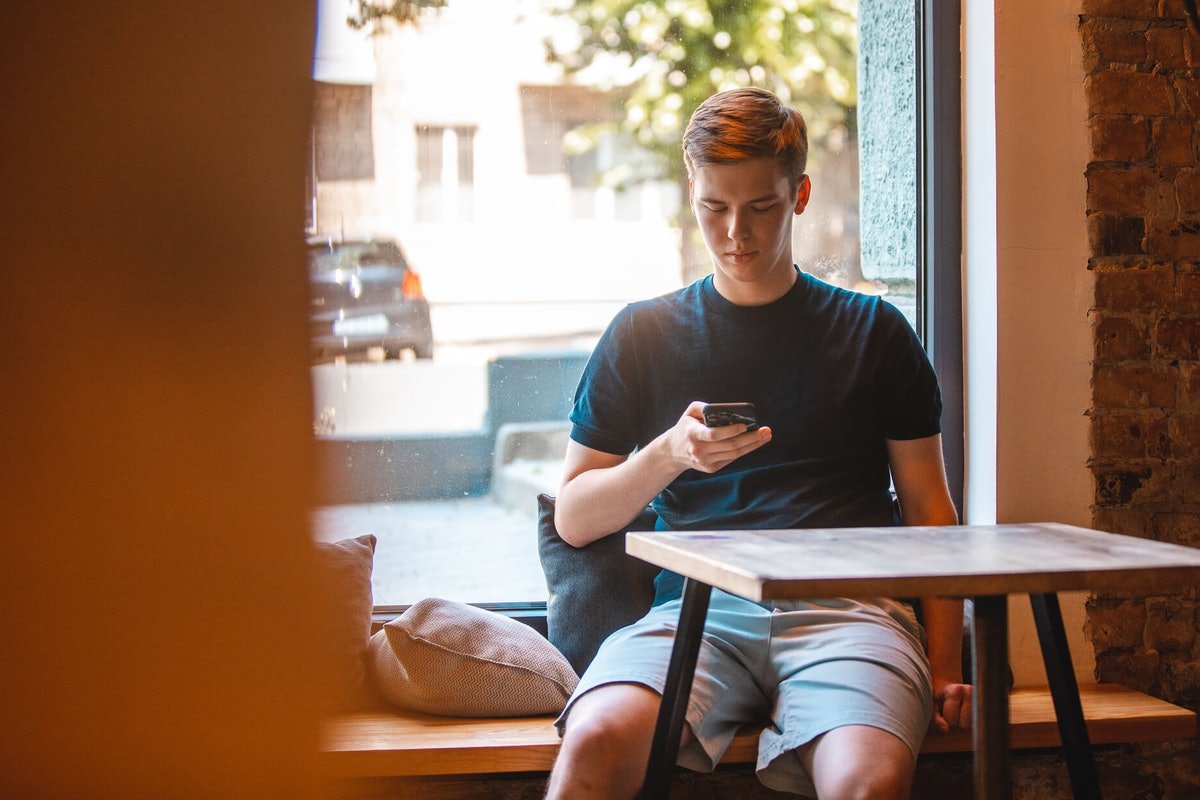 Сотни тысяч читателей и миллионные сборы на благотворительность: кто такой Лачен и что он пишет 1