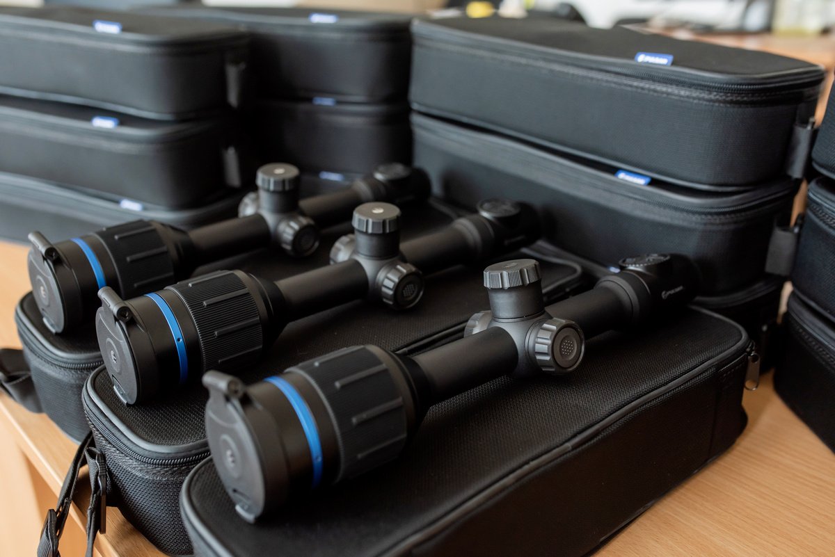 Фонд Виктора Пинчука передал военным тепловизоры, коллиматорные и тепловизионные прицелы, снайперскую оптику 1
