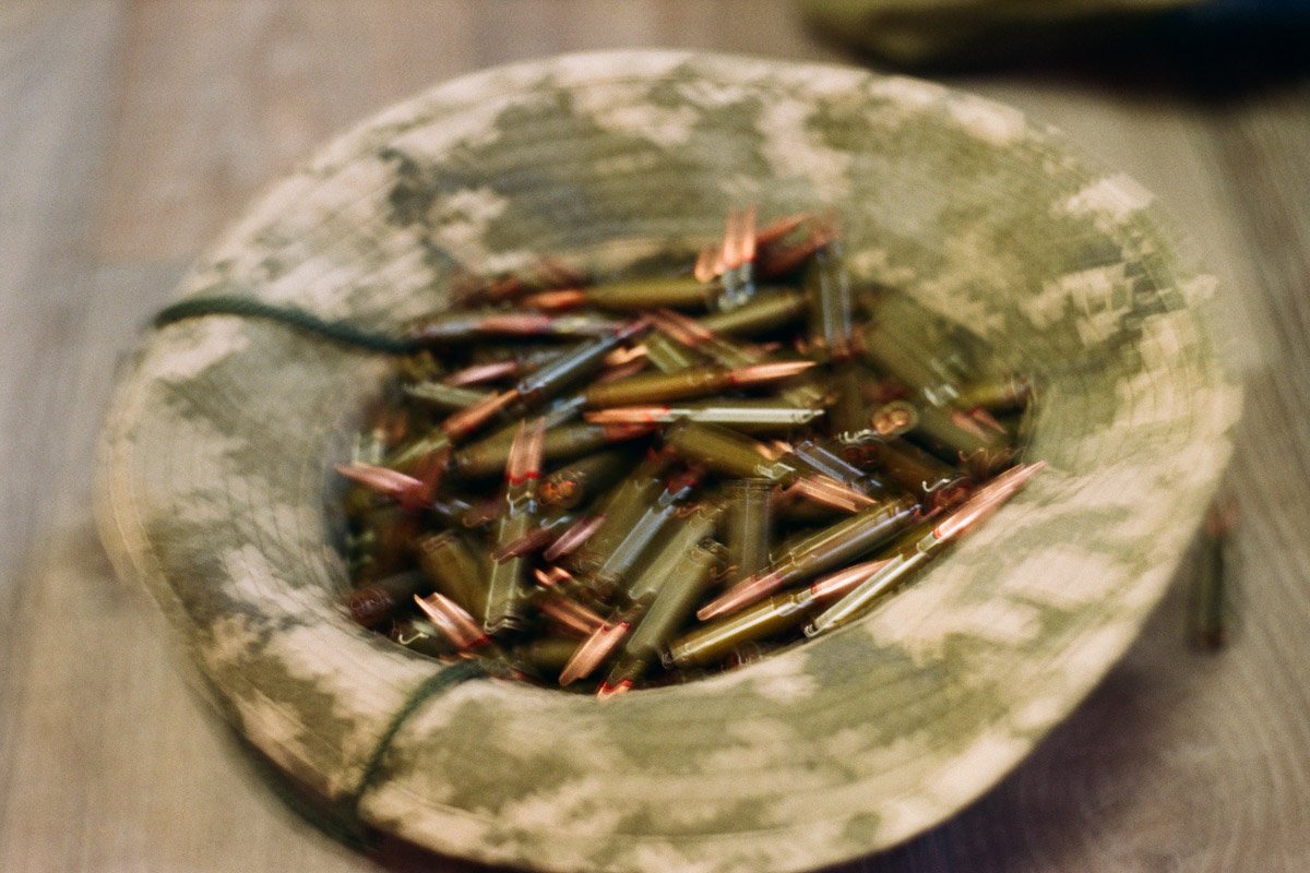 Война сквозь объектив: Защитник из Днепра поделился фотографиями с фронта, сделанными на пленку 8