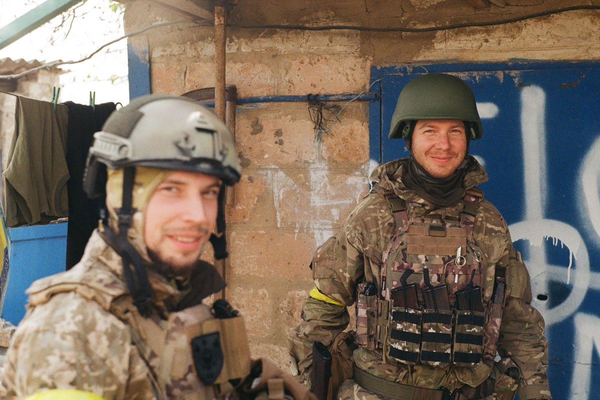 Война сквозь объектив: Защитник из Днепра поделился фотографиями с фронта, сделанными на пленку 22