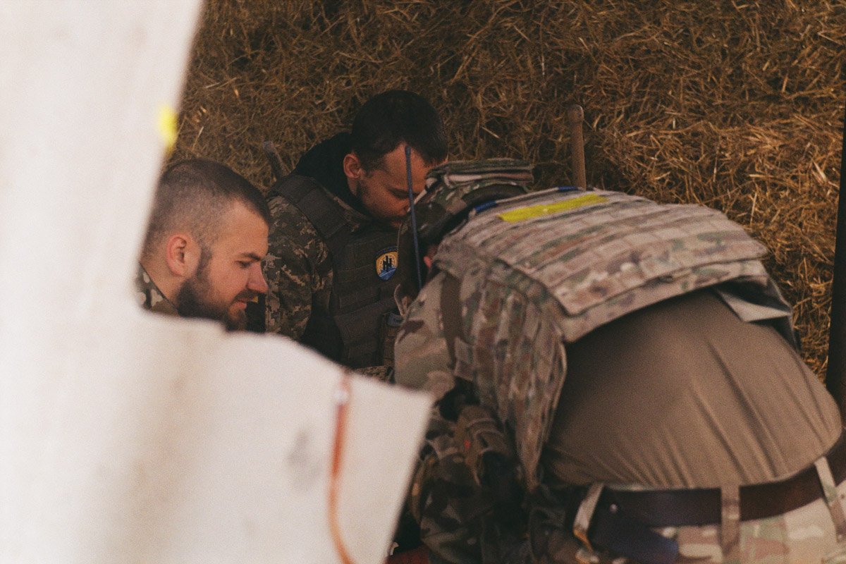 Война сквозь объектив: Защитник из Днепра поделился фотографиями с фронта, сделанными на пленку 23