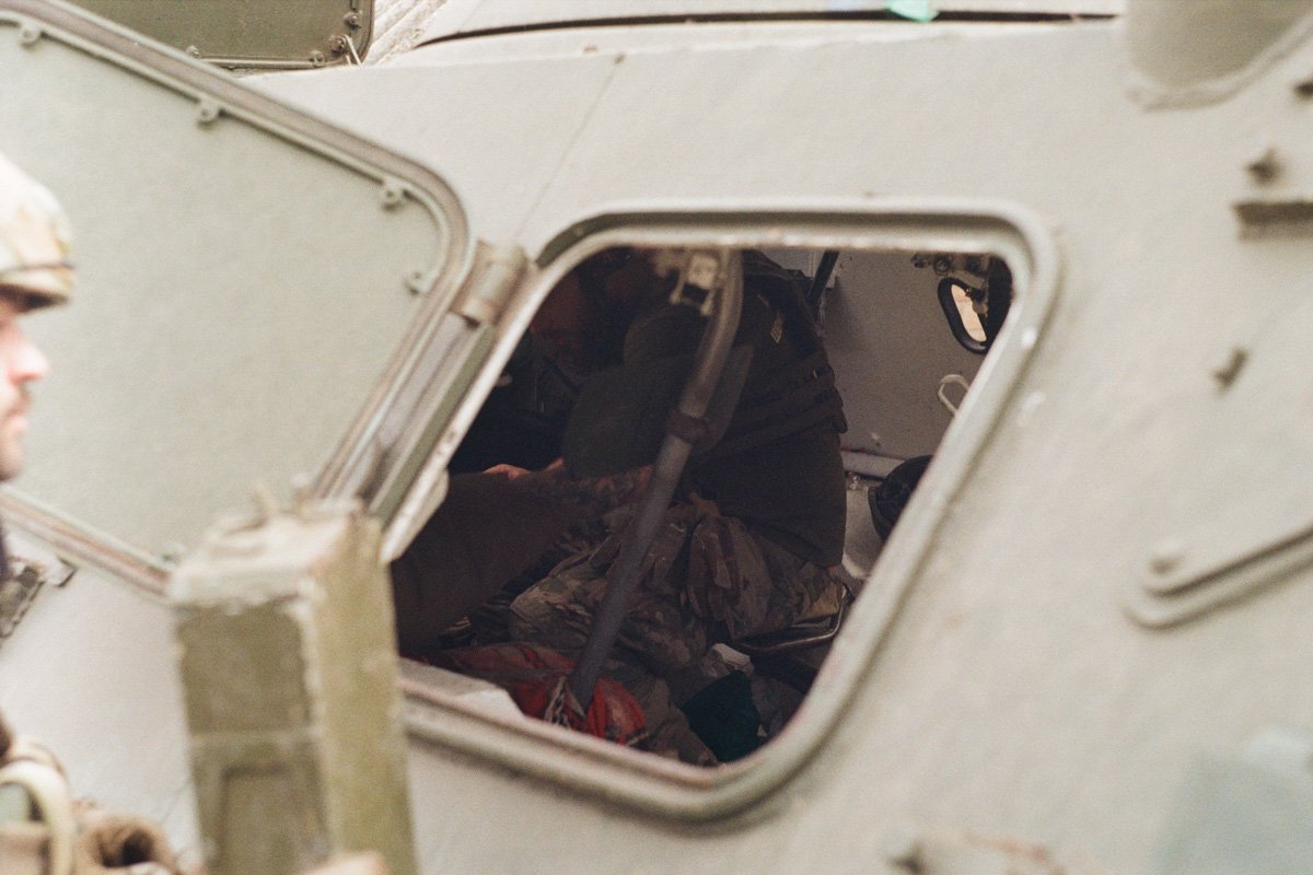 Война сквозь объектив: Защитник из Днепра поделился фотографиями с фронта, сделанными на пленку 30
