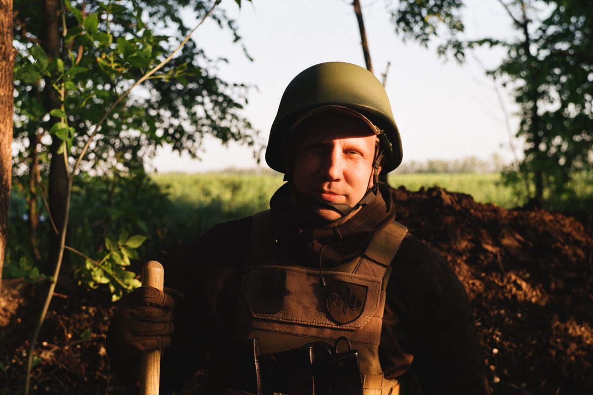 Война сквозь объектив: Защитник из Днепра поделился фотографиями с фронта, сделанными на пленку 40