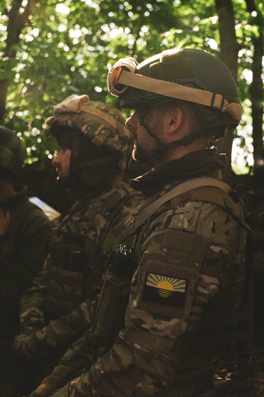 Война сквозь объектив: Защитник из Днепра поделился фотографиями с фронта, сделанными на пленку 43