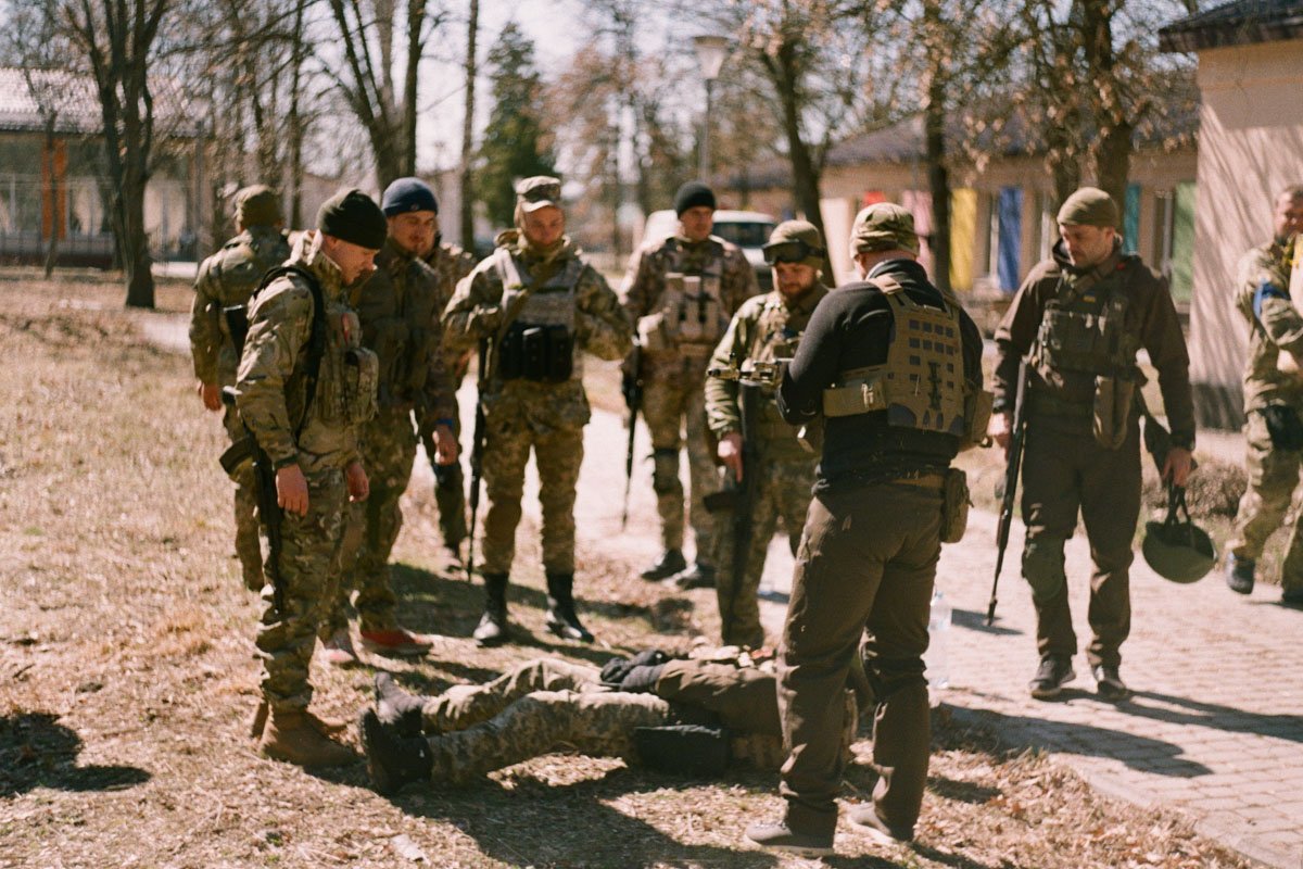 Война сквозь объектив: Защитник из Днепра поделился фотографиями с фронта, сделанными на пленку 62