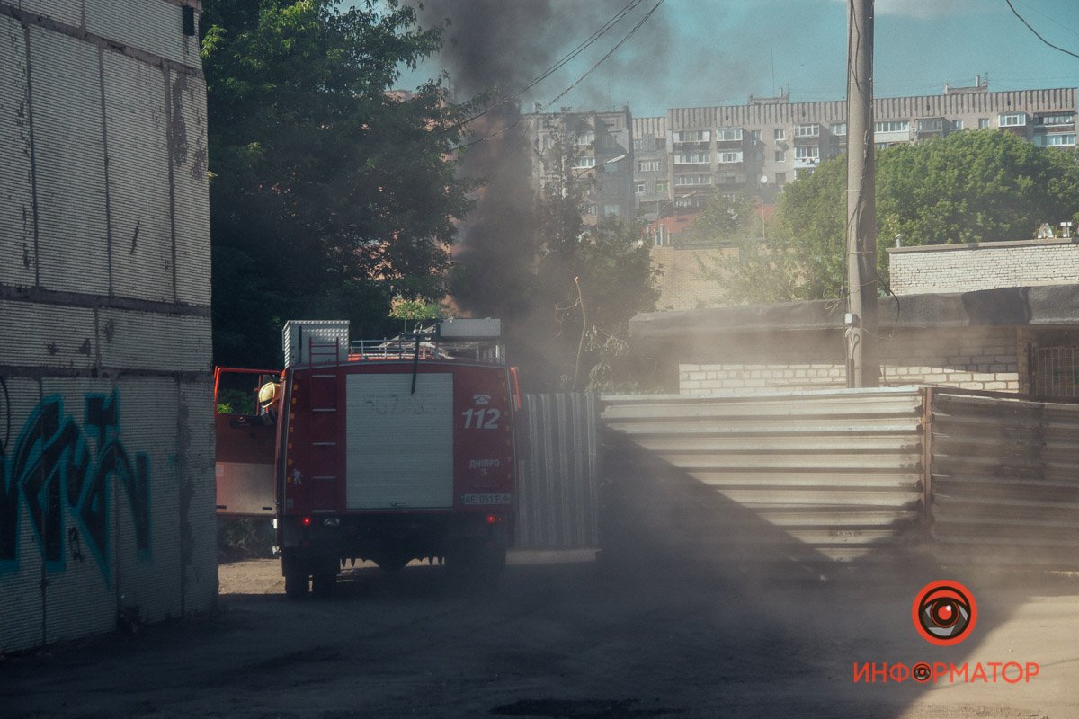 Столб чёрного дыма испугал жителей левого берега, н не стоит бояться Столб чёрного дыма испугал жителей левого берега, н не стоит бояться