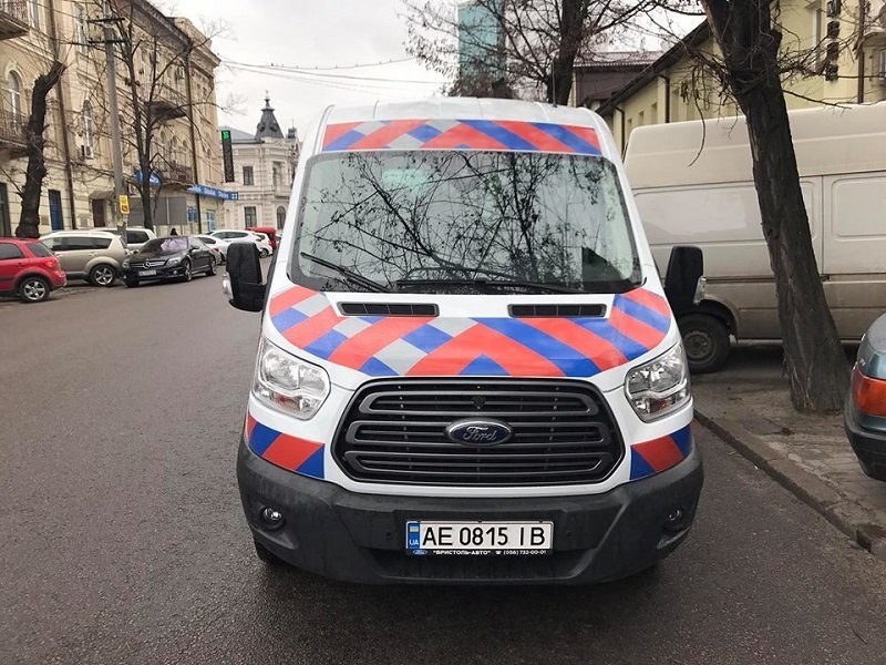 В Днепре "разукрасят" городскую технику: как будут выглядеть коммунальные автомобили 1