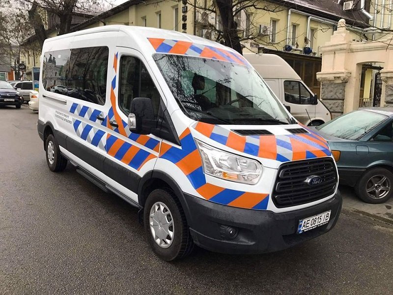 В Днепре "разукрасят" городскую технику: как будут выглядеть коммунальные автомобили 3