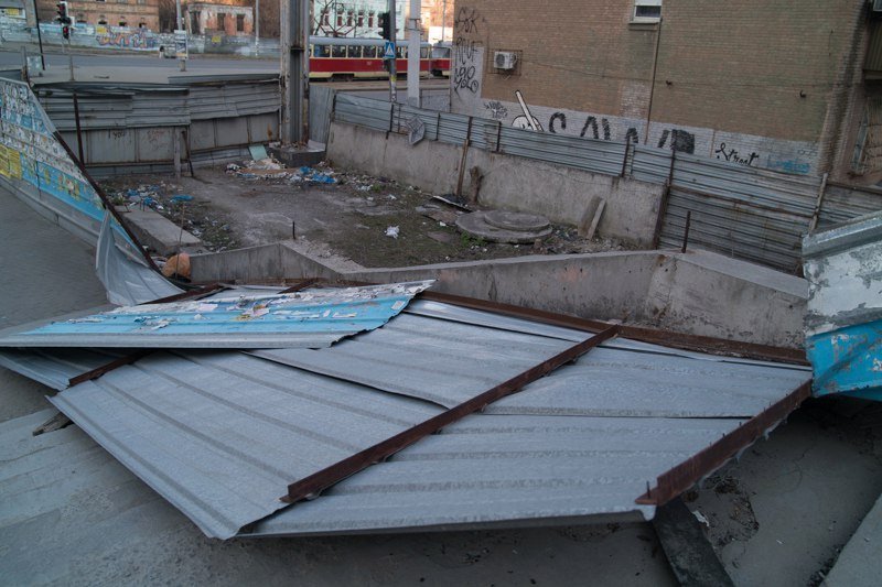 Страх, позор и опасность для жизни: бульвар в центре Днепра превратился в свалку 6