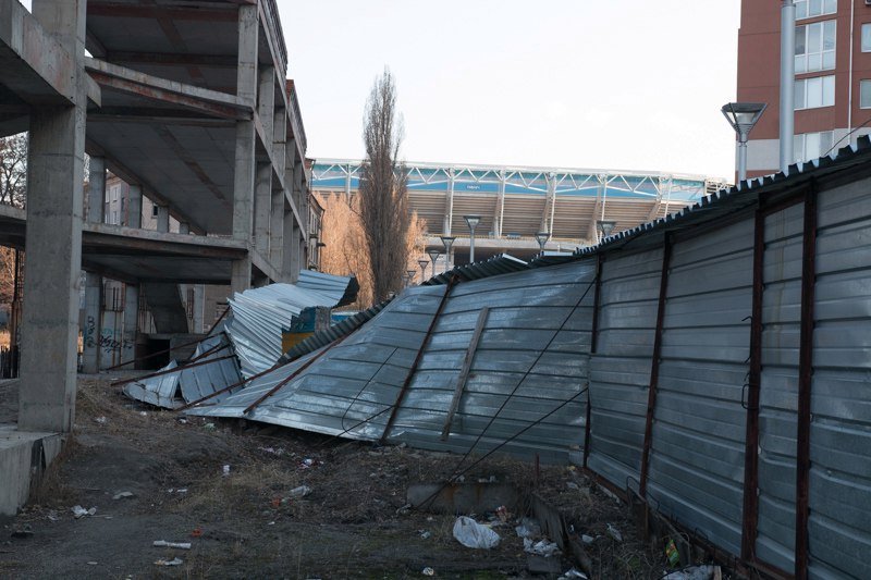 Страх, позор и опасность для жизни: бульвар в центре Днепра превратился в свалку 8