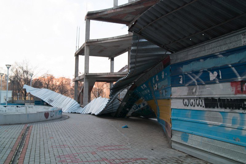 Страх, позор и опасность для жизни: бульвар в центре Днепра превратился в свалку 9