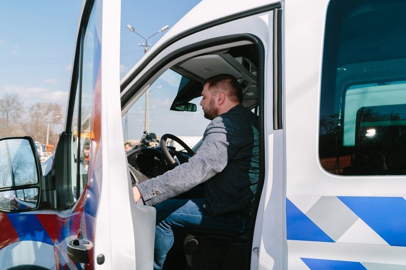 В Днепре представили брендированую коммунальную технику: подробности 4