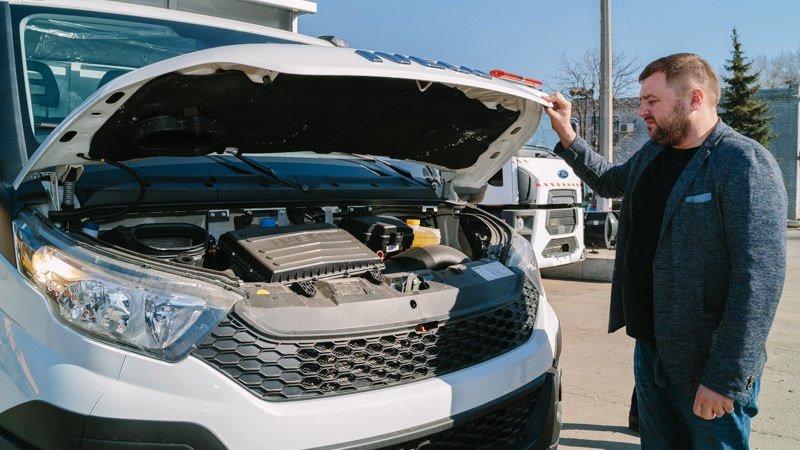 В Днепре представили брендированую коммунальную технику: подробности 5
