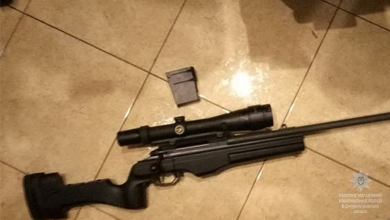 Полиция Днепропетровщины обнаружила поддельные паспорта, оружие и наркотики на 3 млн гривен 5