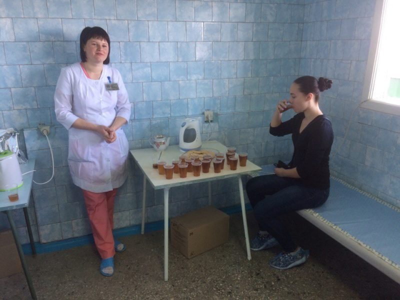 В Днепре люди пришли сдать кровь для раненых бойцов АТО 3