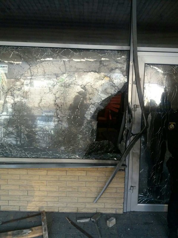 Неизвестные подожгли Melrose на 20-летия Победы: работают взрывотехники 1