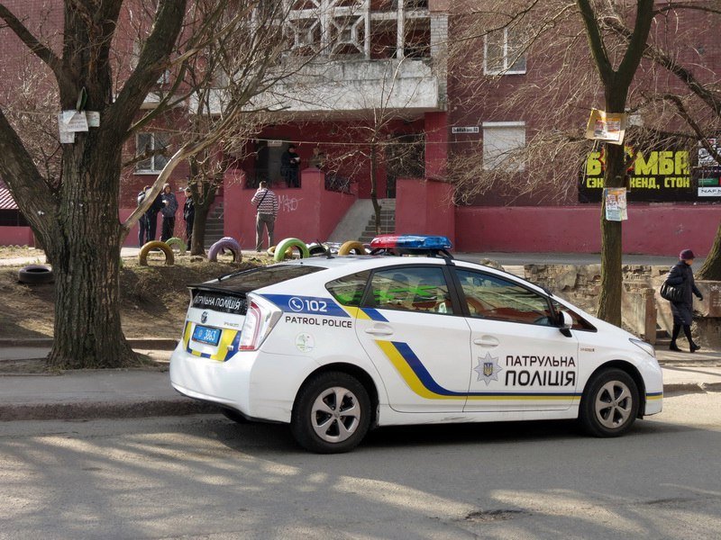 На Тополе парень выпрыгнул с 16 этажа: новые подробности от друзей и полиции 2