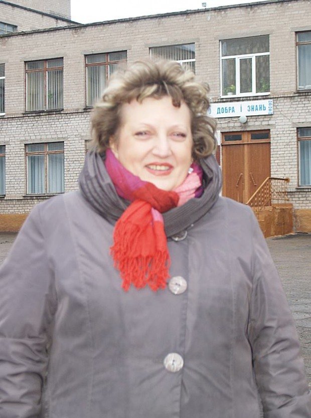 В Днепропетровской области экс-директора школы нашли повешенной в собственной квартире 1