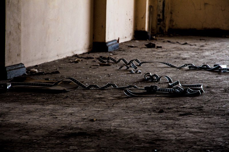 Взгляд изнутри: как сейчас выглядит заброшенный ДК Ильича 4